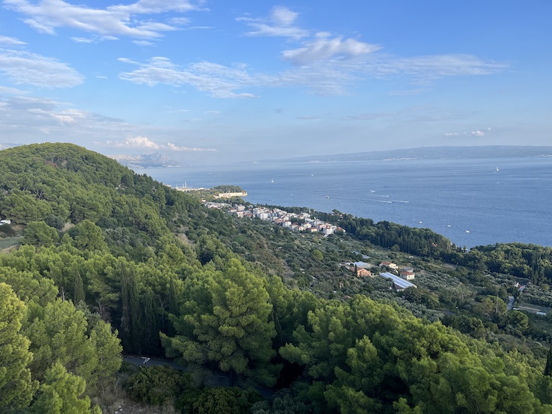 Hiking in Park Šuma Marjan