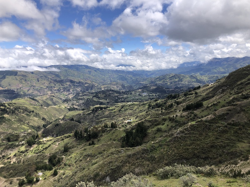 Quilotoa lagoon hike