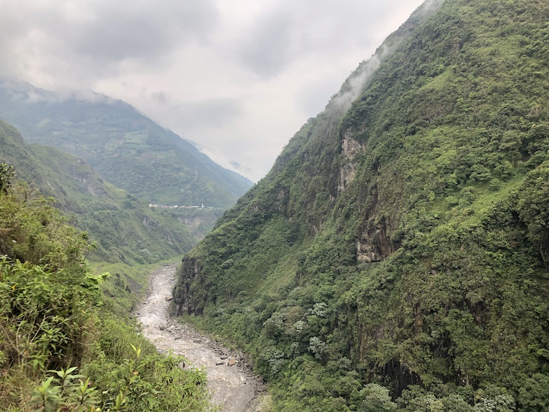 Biking the Ruta de las Cascadas to Puyo